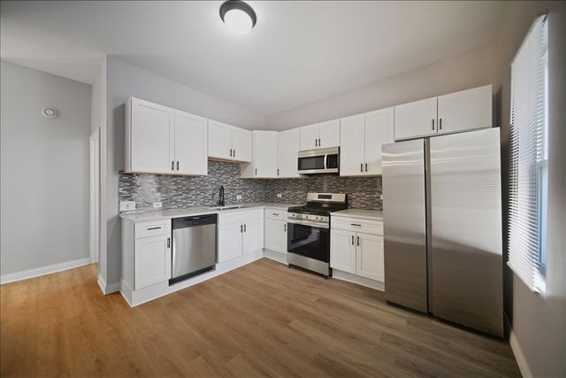 3002 E 81st Street 2, Chicago, IL 60617