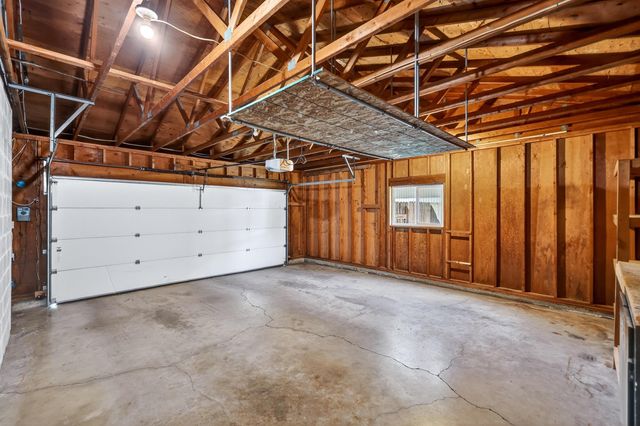 14405 E Sunnyside Dr, Spokane Valley, WA 99037