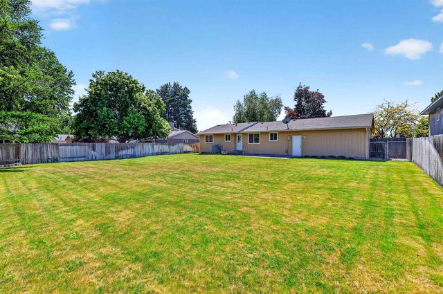 14405 E Sunnyside Dr, Spokane Valley, WA 99037