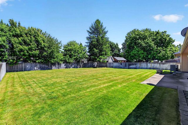 14405 E Sunnyside Dr, Spokane Valley, WA 99037