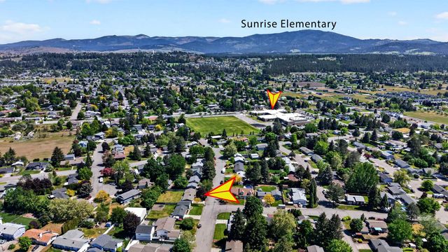 14405 E Sunnyside Dr, Spokane Valley, WA 99037