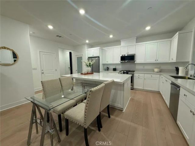 313 Proctor, Irvine, CA 92618