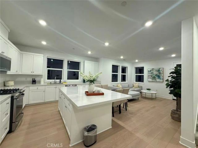 313 Proctor, Irvine, CA 92618