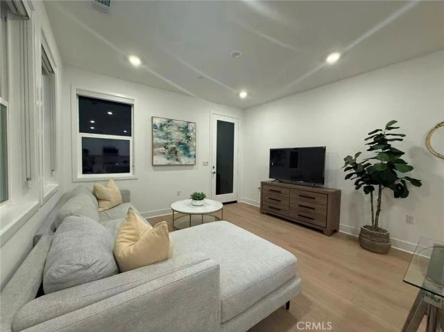 313 Proctor, Irvine, CA 92618