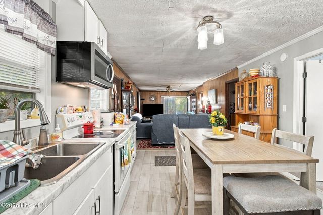 154 Bryan Road, Wilmington, NC 28412