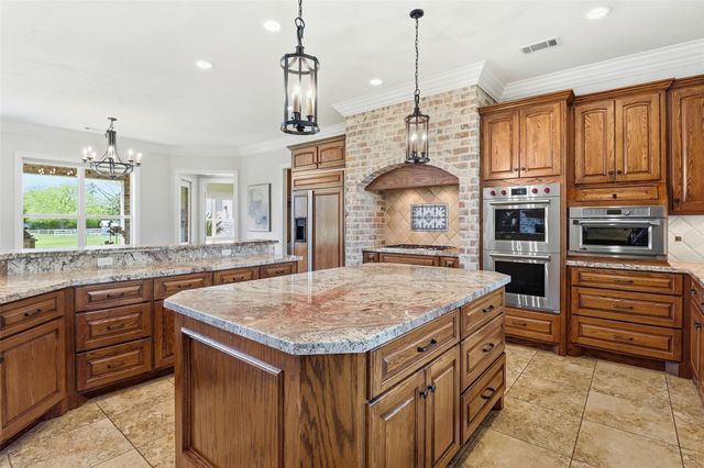 105 Brazos Hill Lane, Sealy, TX 77474