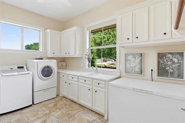 105 Brazos Hill Lane, Sealy, TX 77474