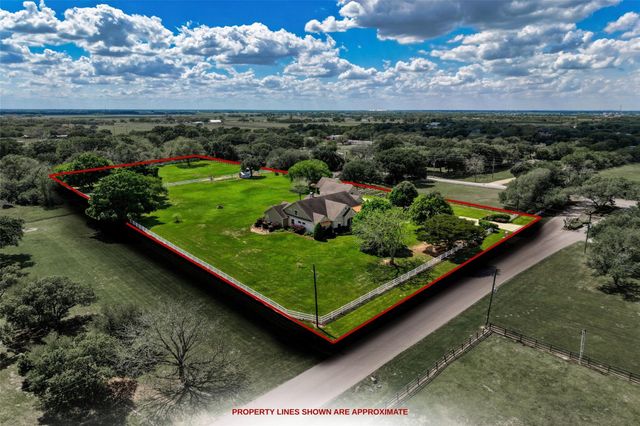 105 Brazos Hill Lane, Sealy, TX 77474