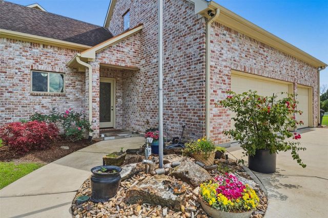 105 Brazos Hill Lane, Sealy, TX 77474
