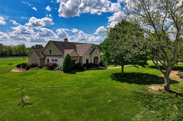 105 Brazos Hill Lane, Sealy, TX 77474