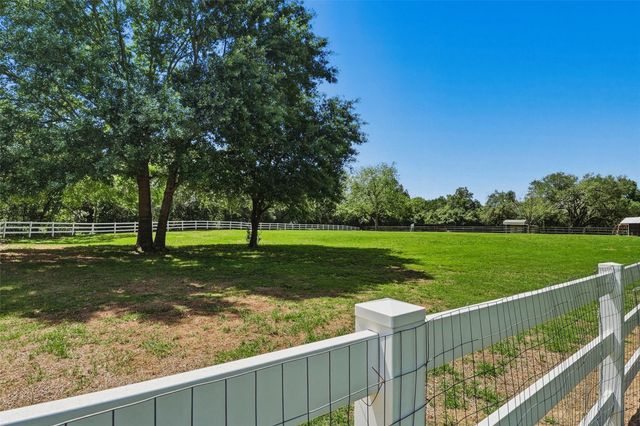 105 Brazos Hill Lane, Sealy, TX 77474