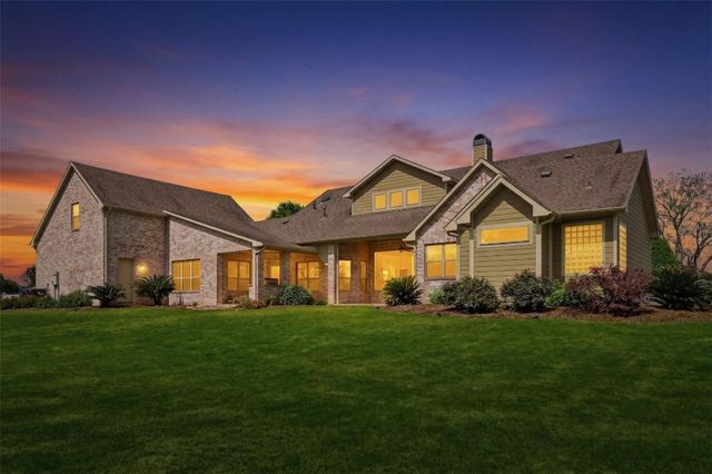 105 Brazos Hill Lane, Sealy, TX 77474