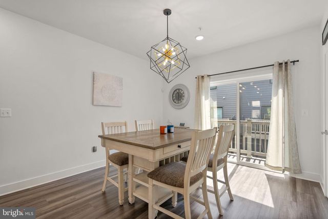 863 KING FARM BLVD, Rockville, MD 20850