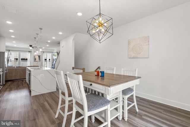 863 KING FARM BLVD, Rockville, MD 20850