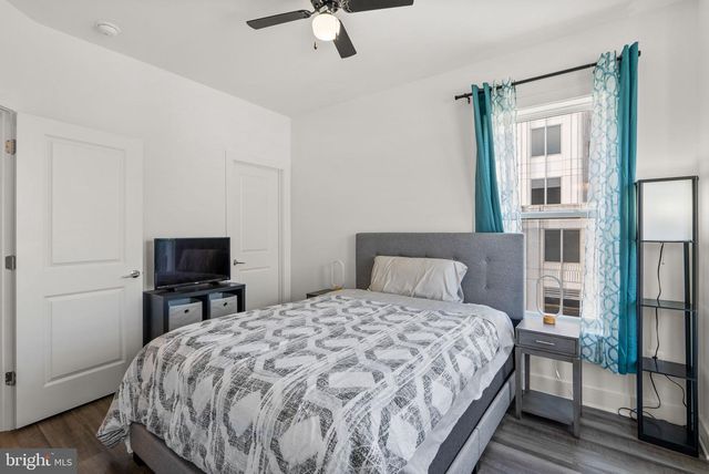 863 KING FARM BLVD, Rockville, MD 20850