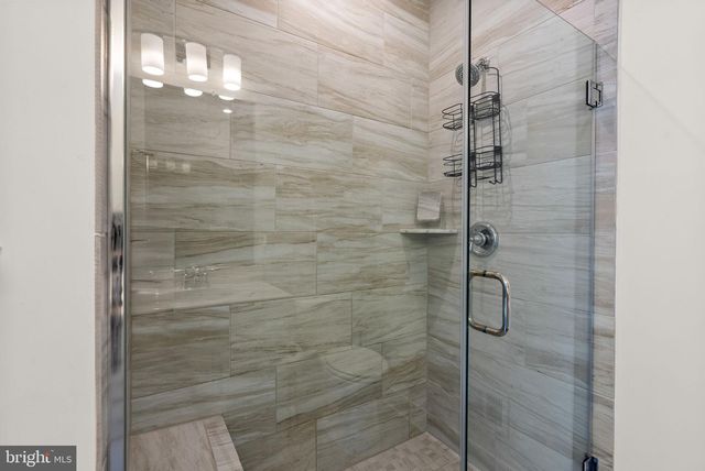 863 KING FARM BLVD, Rockville, MD 20850