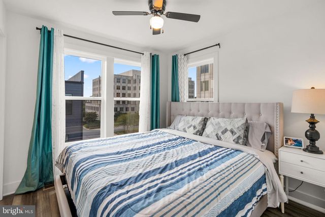 863 KING FARM BLVD, Rockville, MD 20850