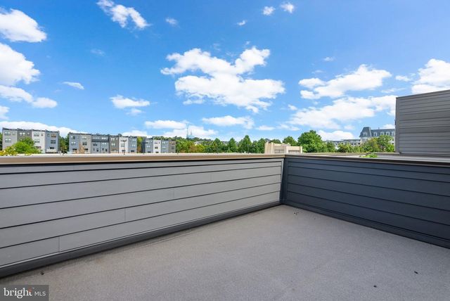 863 KING FARM BLVD, Rockville, MD 20850