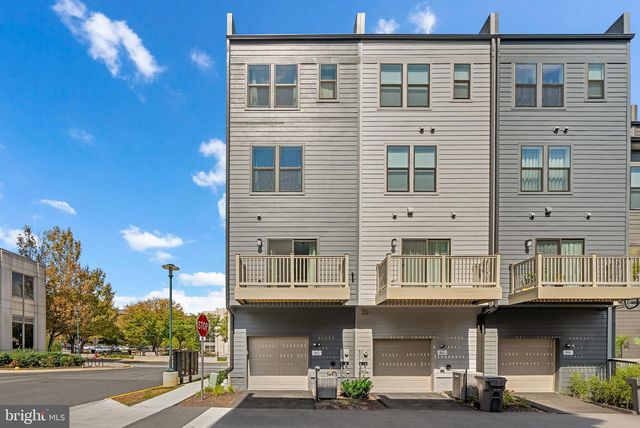 863 KING FARM BLVD, Rockville, MD 20850