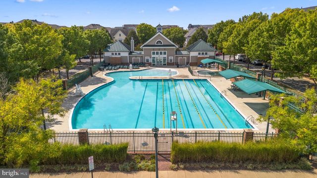 863 KING FARM BLVD, Rockville, MD 20850