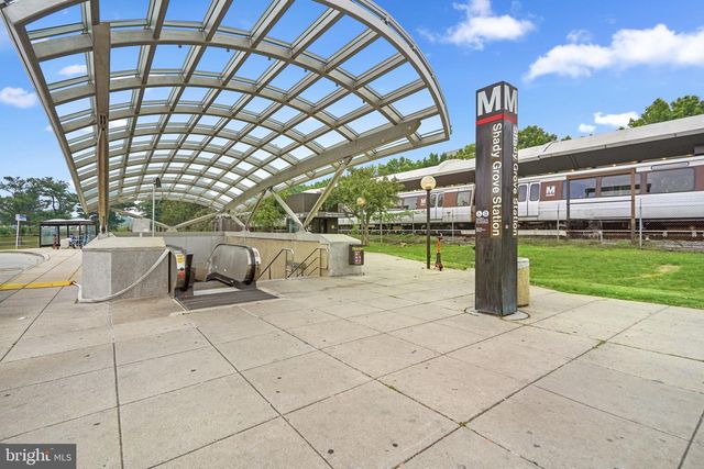 863 KING FARM BLVD, Rockville, MD 20850