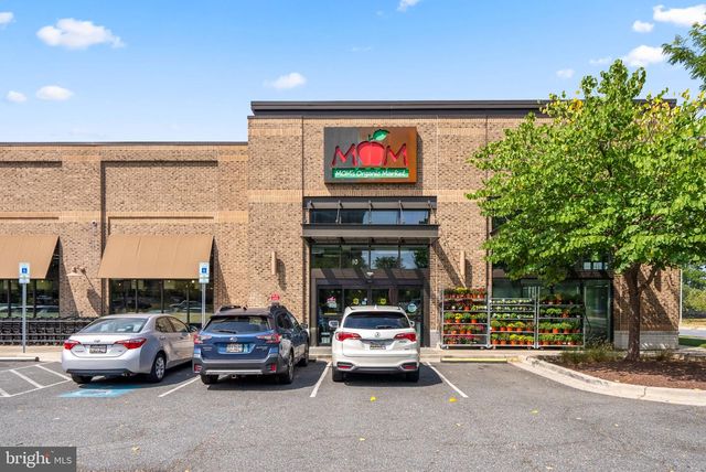 863 KING FARM BLVD, Rockville, MD 20850