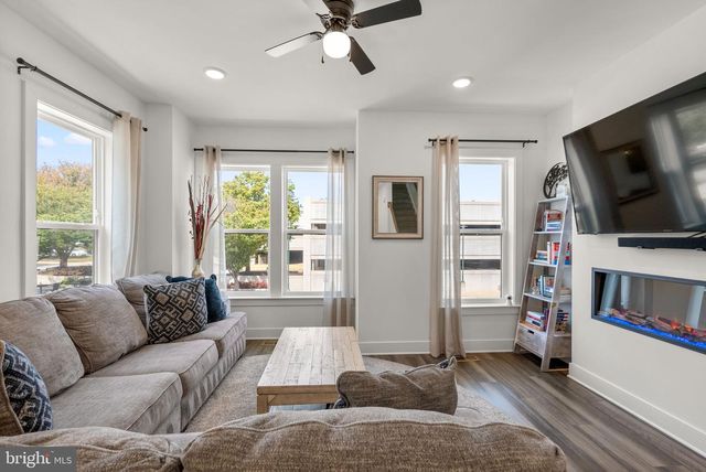 863 KING FARM BLVD, Rockville, MD 20850