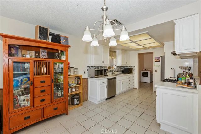 7486 Earhart Avenue, Hesperia, CA 92345