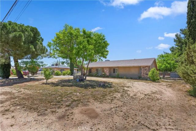 7486 Earhart Avenue, Hesperia, CA 92345