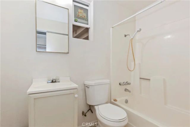 7486 Earhart Avenue, Hesperia, CA 92345