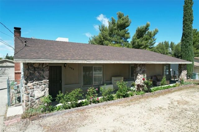 7486 Earhart Avenue, Hesperia, CA 92345