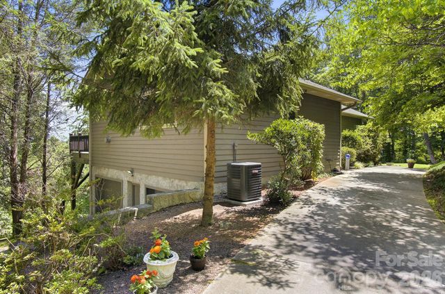 112 Windy Gap Road, Asheville, NC 28804