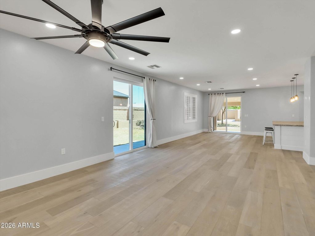6019 W GREENBRIAR Drive, Glendale, AZ 85308 — photo 5