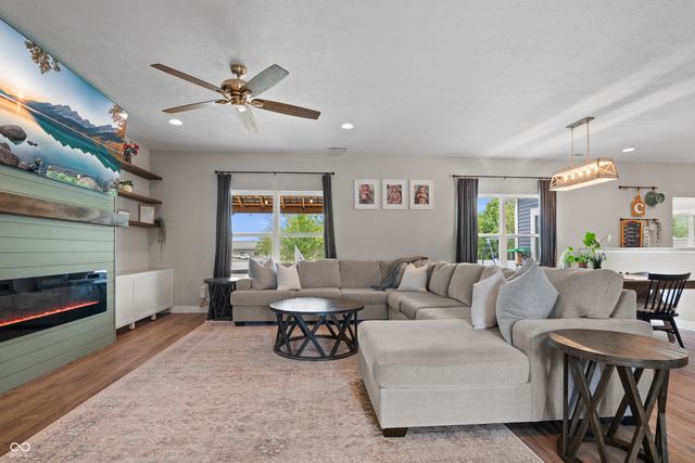 941 Knox Drive, Franklin, IN 46131