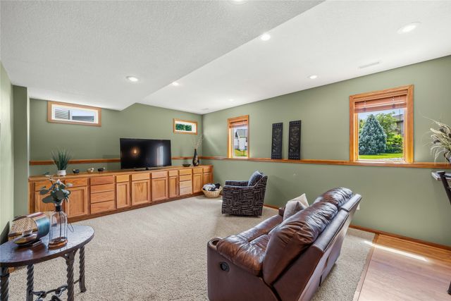 1104 NW Gabus Circle, Grimes, IA 50111