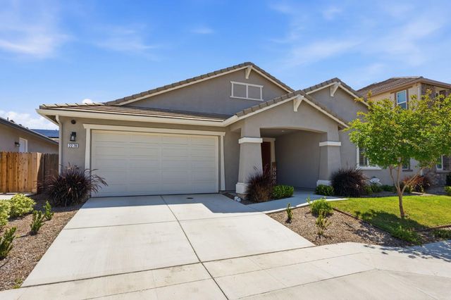 2278 N Mcarthur Avenue, Fresno, CA 93727