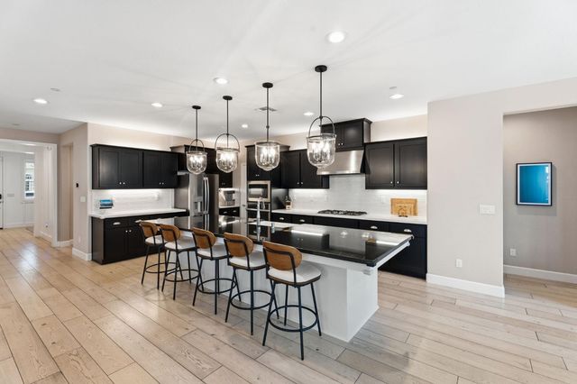 2278 N Mcarthur Avenue, Fresno, CA 93727