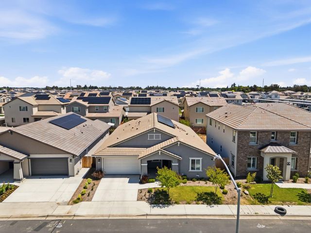 2278 N Mcarthur Avenue, Fresno, CA 93727