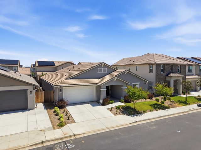 2278 N Mcarthur Avenue, Fresno, CA 93727