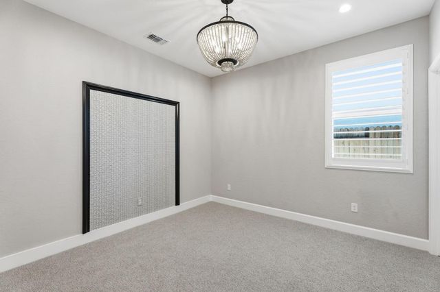 2278 N Mcarthur Avenue, Fresno, CA 93727