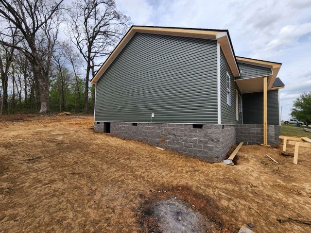 320 Pine Hill Dr., Hopkinsville, KY 42240