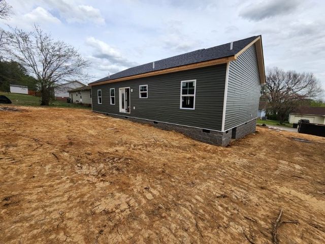 320 Pine Hill Dr., Hopkinsville, KY 42240