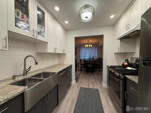 31 Wynwood Drive, South Brunswick, NJ 08852