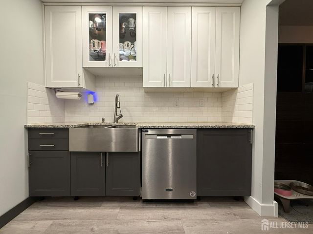 31 Wynwood Drive, South Brunswick, NJ 08852