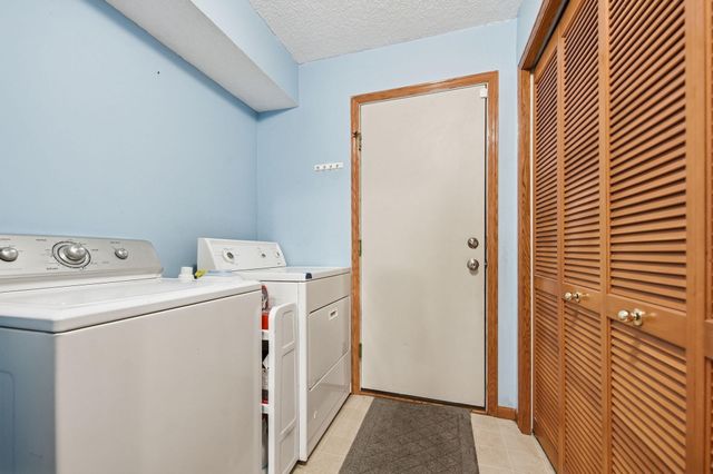 3512 Goodwin Avenue N, Oakdale, MN 55128