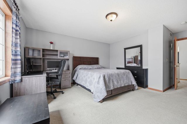 3512 Goodwin Avenue N, Oakdale, MN 55128