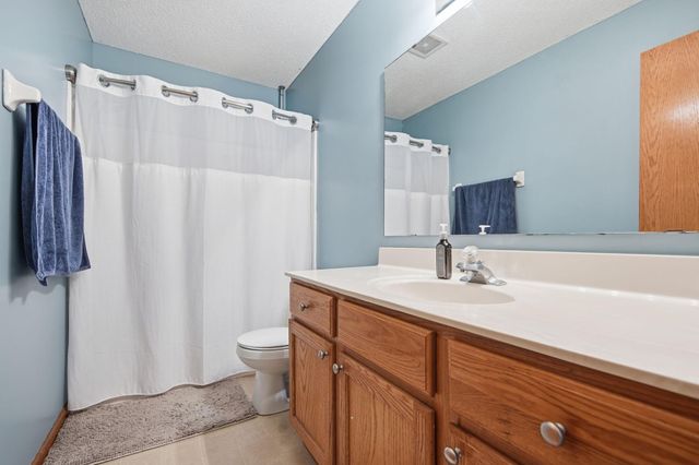 3512 Goodwin Avenue N, Oakdale, MN 55128