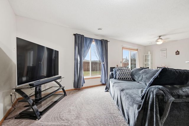 3512 Goodwin Avenue N, Oakdale, MN 55128