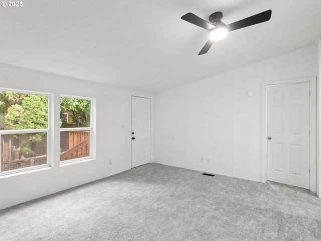 300 S EVEREST St 44, Newberg, OR 97132