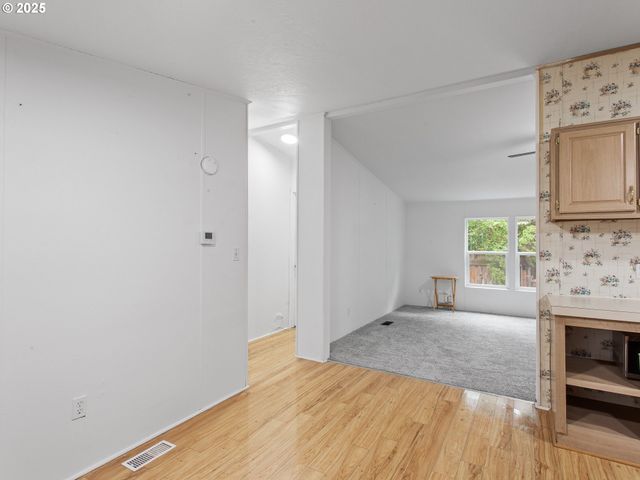 300 S EVEREST St 44, Newberg, OR 97132